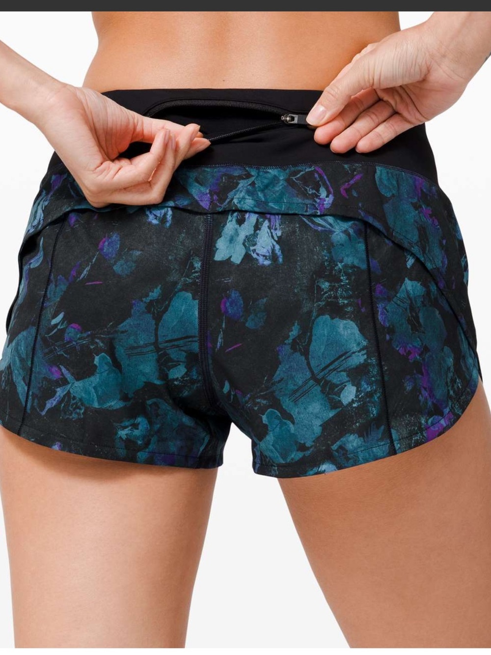 Lululemon Speed Up Athletic Short *2.5" in Floral Shift Blue Multi/Black size 10